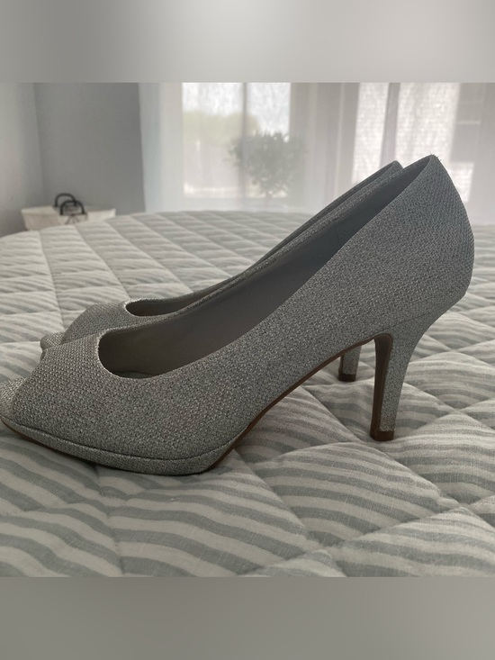 Dream Pairs Shoes - DREAM PAIRS Silver Sparkly Peep-Toe Pumps Size 9.5